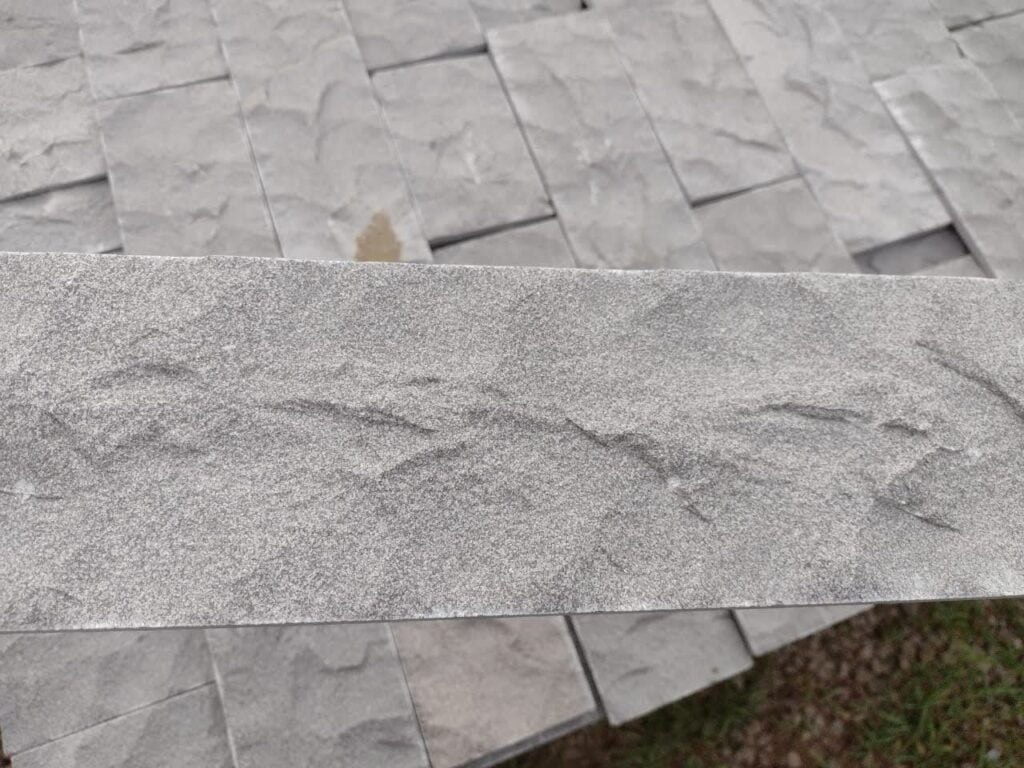 Basalto Rústico (46cmx9)